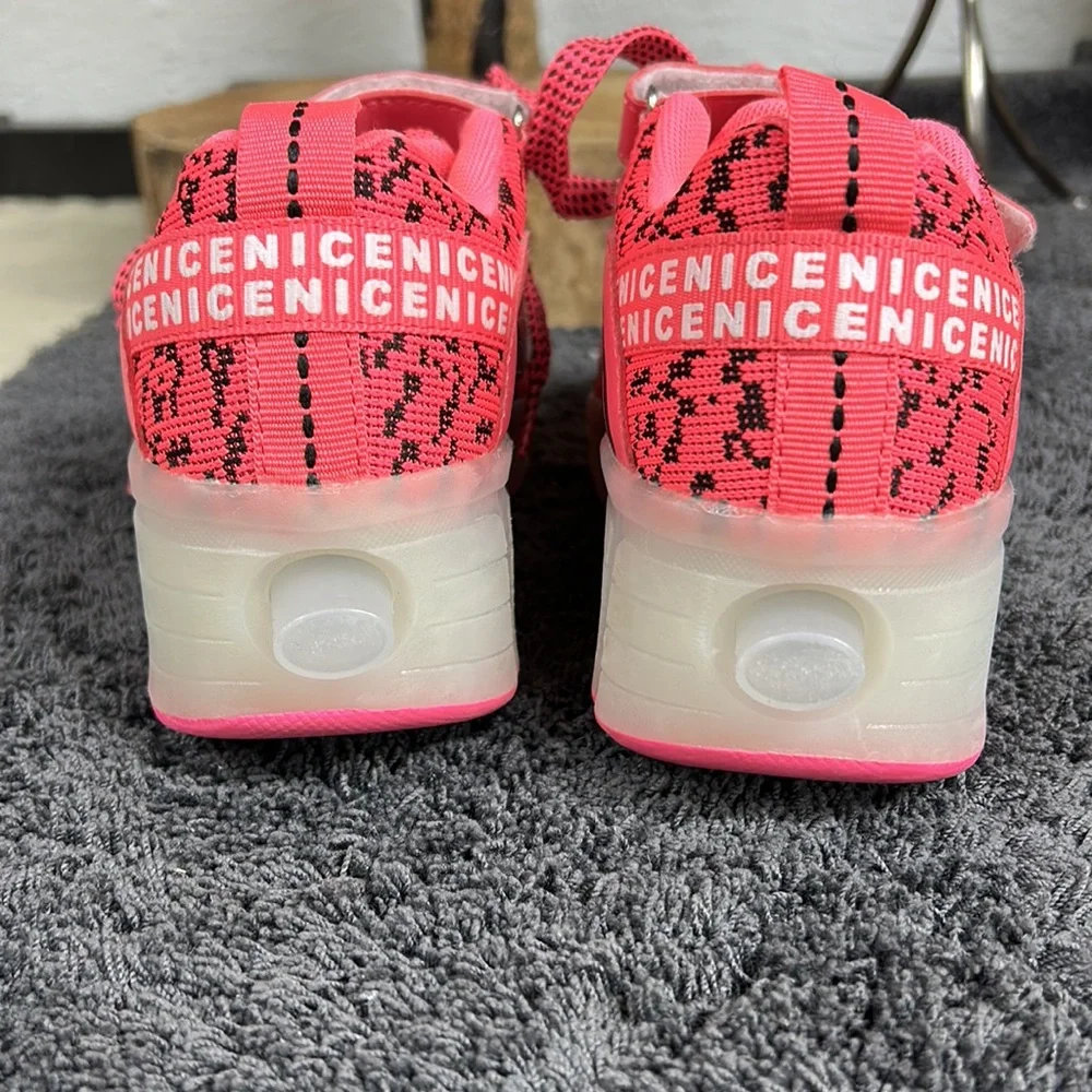 Aimoge girls tennis‎ with retractable rollers in heels size32 (size 1)